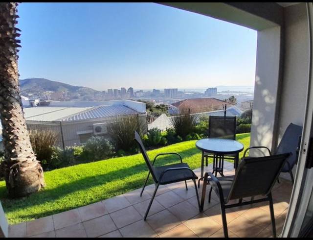 2 BEDROOM PROPERTY TO RENT IN VREDEHOEK